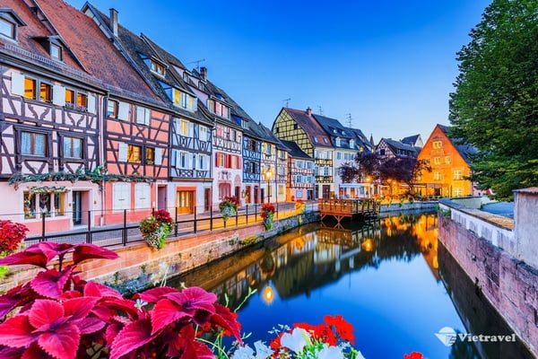 HEIDELBERG – STUTTGART – MUNICH	 (Ăn sáng, trưa, tối)